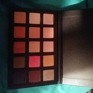 Ruby Mae Cosmetics eyeshadow
